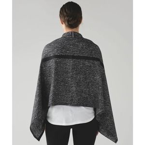 lululemon athletica Black and Gray Scarf